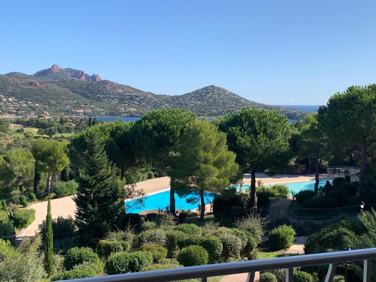 Saint Raphael, Cap Esterel Le Hameau. Vue Mer Exterior foto